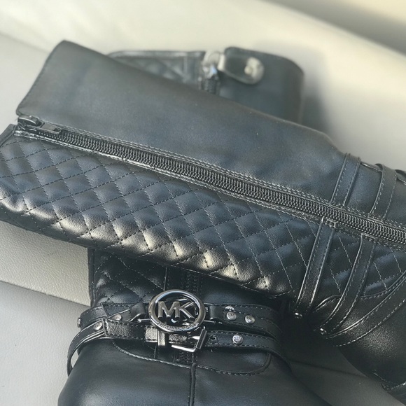 Black Michael Kors Winter Boot For Toddler Girls - Picture 6 of 8